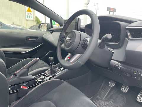 カタログ画像：ＧＲカローラ （GR COROLLA） ＲＺ 2023年8月 4BA-GZEA14H 1600cc プレシャスメタル 燃費12.4km / l 内装