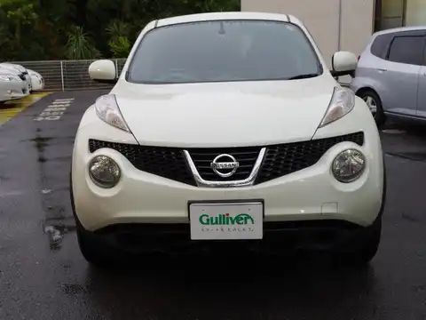 カタログ画像：ジューク （JUKE） １５ＲＳ タイプＶ 2013年8月 DBA-YF15 1500cc ブリリアントホワイトパール（３Ｐ） 燃費18.0km / l フロント