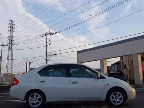 カタログ画像：プリウス （PRIUS） Ｓナビスペシャル 2002年8月 ZA-NHW11 1500cc スーパーホワイトII 燃費31.0km / l 外装