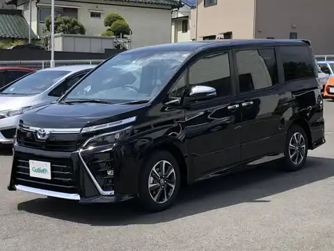 カタログ画像：ヴォクシー （VOXY） ＺＳ 2020年4月 3BA-ZRR80W 2000cc ブラック 燃費13.2km / l フロント