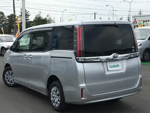 トヨタ,ノア,Ｘ サイドリフトアップチルトシート装着車,2017年10月