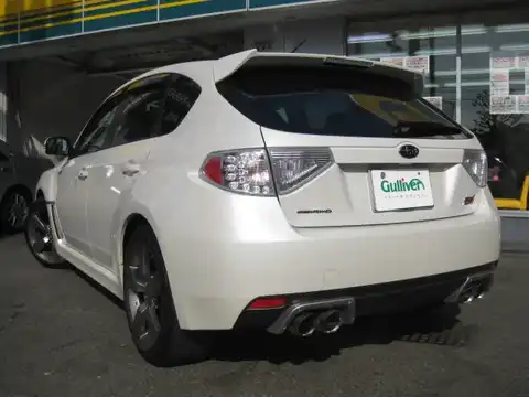 カタログ画像：インプレッサ （IMPREZA） ＷＲＸ ＳＴＩ Ａライン 2012年7月 CBA-GRF 2500cc サテンホワイト・パール 燃費9.0km / l バック