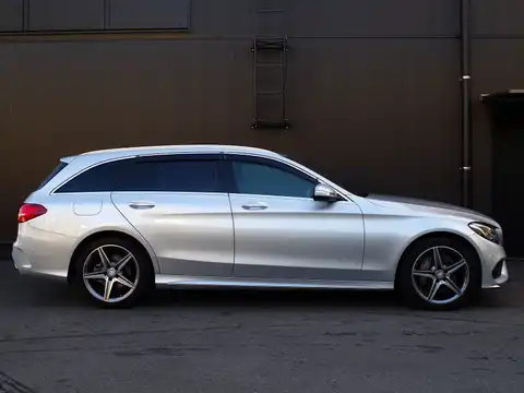 カタログ画像：Ｃクラスステーションワゴン （C-CLASS STATIONWAGON） Ｃ２００ ステーションワゴン スポーツ 2015年4月 RBA-205242 2000cc イリジウムシルバー（Ｍ）orダイヤモンドシルバー（Ｍ） 燃費16.5km / l 外装