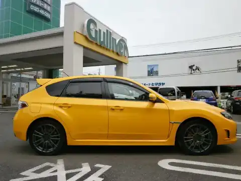 カタログ画像：インプレッサ （IMPREZA） ＷＲＸ ＳＴＩ スペックＣ １８インチタイヤ仕様車 2009年7月 CBA-GRB 2000cc サンライズイエロー 燃費10.4km / l 外装