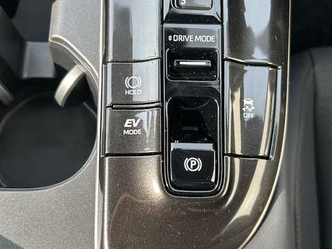 カタログ画像：クラウンエステート （CROWN ESTATE） Ｚ 2025年3月 6AA-AZSH38W 2500cc プレシャスホワイトパールorブラック×プレシャスホワイトパール 燃費20.3km / l 内装