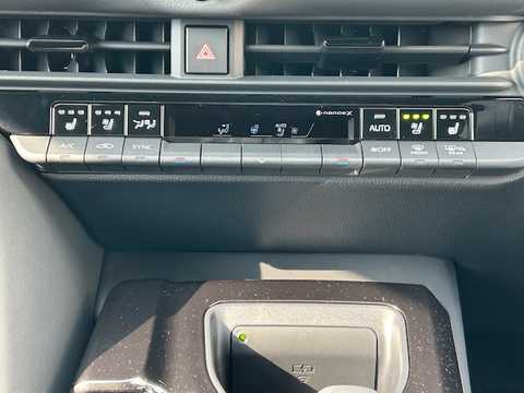 カタログ画像：クラウンエステート （CROWN ESTATE） Ｚ 2025年3月 6AA-AZSH38W 2500cc プレシャスホワイトパールorブラック×プレシャスホワイトパール 燃費20.3km / l 内装
