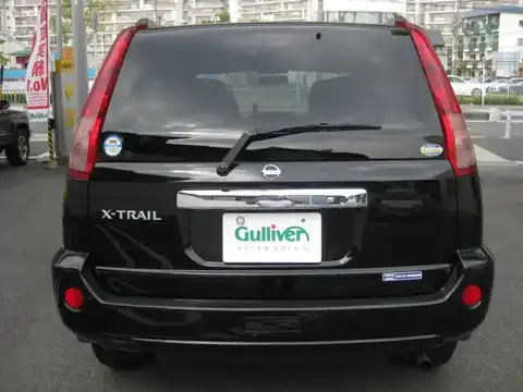 カタログ画像：エクストレイル （X-TRAIL） ナビエディション Ｘｔｔ 2003年4月 TA-NT30 2000cc スーパーブラック 燃費12.0km / l バック