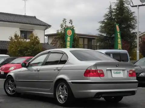 カタログ画像：３シリーズ （3 SERIES） ３２０ｉ Ｍスポーツ 2000年8月 GF-AM20 2000cc チタン・シルバー・メタリック 燃費9.7km / l バック