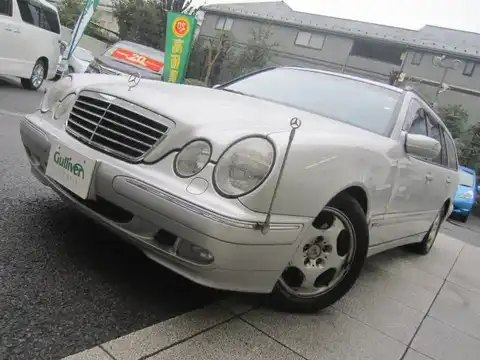 カタログ画像：Ｅクラスステーションワゴン （E-CLASS STATIONWAGON） Ｅ４３０ ステーションワゴン アバンギャルド 2001年1月 GF-210270 4300cc ブリリアントシルバー 燃費7.8km / l フロント