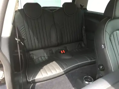 カタログ画像：ＭＩＮＩ （MINI） クーパー パークレーン 2006年7月 GH-RA16 1600cc アストロ・ブラック（メタリック） 燃費13.4km / l 内装