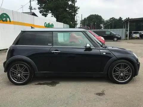 カタログ画像：ＭＩＮＩ （MINI） クーパー パークレーン 2006年7月 GH-RA16 1600cc アストロ・ブラック（メタリック） 燃費13.4km / l 外装