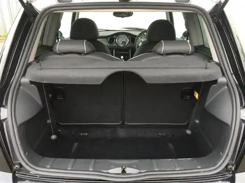 カタログ画像：ＭＩＮＩ （MINI） クーパー パークレーン 2006年7月 GH-RA16 1600cc アストロ・ブラック（メタリック） 燃費13.4km / l 内装