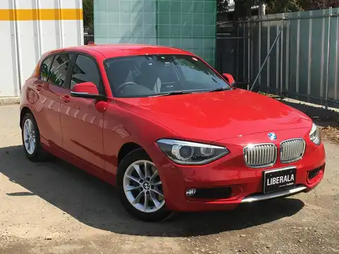 カタログ画像：１シリーズ （1 SERIES） １１６ｉ スタイル 2014年4月 DBA-1A16 1600cc クリムゾン・レッド（ソリッド・カラー） 燃費16.6km / l メイン（その他）