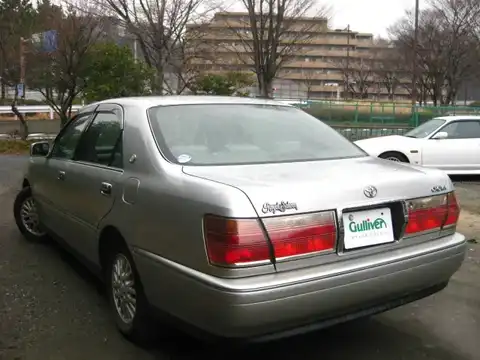 カタログ画像：クラウン （CROWN） ロイヤルサルーンＦｏｕｒ プレミアム２１ 2001年1月 TA-JZS179 3000cc シルバーメタリック 燃費8.2km / l バック