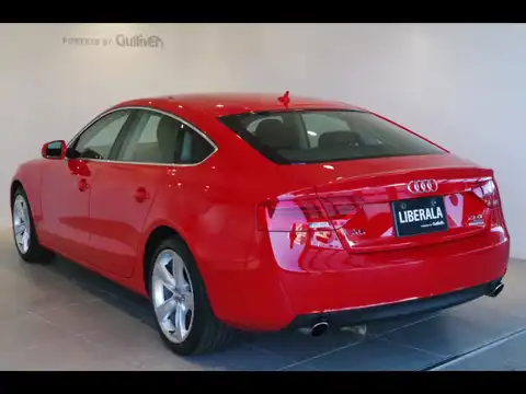 カタログ画像：Ａ５スポーツバック （A5 SPORTBACK） ２．０ＴＦＳＩクワトロ 2013年7月 DBA-8TCDNL 2000cc ブリリアントレッド 燃費13.6km / l バック