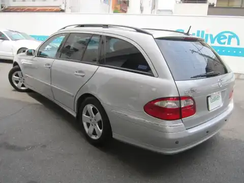 カタログ画像：Ｅクラスステーションワゴン （E-CLASS STATIONWAGON） Ｅ３２０ ステーションワゴン アバンギャルド 2004年4月 GH-211265C 3200cc ブリリアントシルバー 燃費8.5km / l 外装