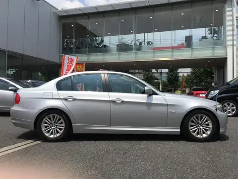 カタログ画像：３シリーズ （3 SERIES） ３２５ｉ 2010年5月 LBA-PH25 3000cc チタン・シルバー（メタリック・カラー） 燃費11.6km / l 外装