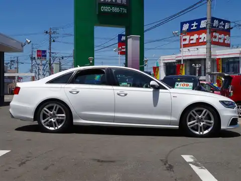 カタログ画像：Ａ６ （A6） ３．０ＴＦＳＩクワトロ Ｓラインパッケージ 2015年7月 ABA-4GCRES 3000cc アイビスホワイト 燃費12.9km / l 外装