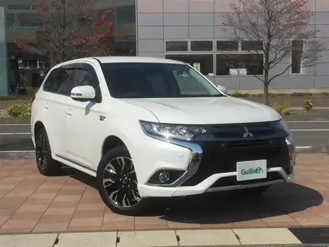 カタログ画像：アウトランダーＰＨＥＶ （OUTLANDER PHEV） Ｇセーフティパッケージ 2015年7月 DLA-GG2W 2000cc ホワイトパール メイン（その他）