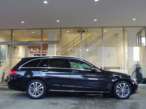 カタログ画像：Ｃクラスステーションワゴン （C-CLASS STATIONWAGON） Ｃ１８０ ステーションワゴン アバンギャルド 2015年9月 DBA-205240C 1600cc オブシディアンブラック（Ｍ） 燃費16.5km / l 外装