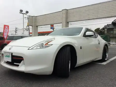 カタログ画像：フェアレディＺ （FAIRLADY Z） ４０ｔｈアニバーサリー 2009年10月 CBA-Z34 3700cc ブリリアントホワイトパール（３Ｐ） 燃費9.5km / l 外装