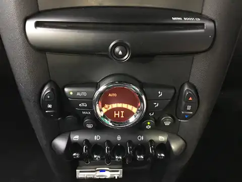カタログ画像：ＭＩＮＩ （MINI） クーパー クーペ 2014年4月 CBA-SX16 1600cc エクリプス・グレー（メタリック） 燃費15.4km / l 内装