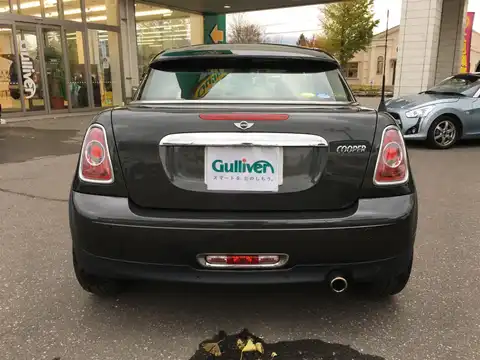 カタログ画像：ＭＩＮＩ （MINI） クーパー クーペ 2014年4月 CBA-SX16 1600cc エクリプス・グレー（メタリック） 燃費15.4km / l バック