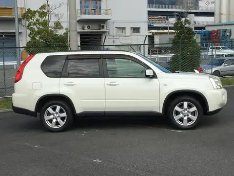 カタログ画像：エクストレイル （X-TRAIL） ２０Ｘ 2008年11月 DBA-NT31 2000cc ホワイトパール（３Ｐ） 燃費13.2km / l 外装