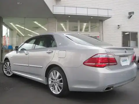 カタログ画像：クラウンハイブリッド （CROWN HYBRID） ハイブリッド Ｇパッケージ 2010年2月 DAA-GWS204 3500cc プレミアムシルバーパール 燃費14.0km / l バック