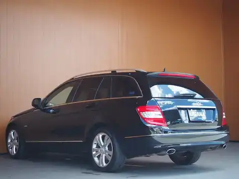 カタログ画像：Ｃクラスステーションワゴン （C-CLASS STATIONWAGON） Ｃ２５０ ステーションワゴン アバンギャルド 2008年4月 DBA-204252 2500cc オブシディアンブラック 燃費9.4km / l バック