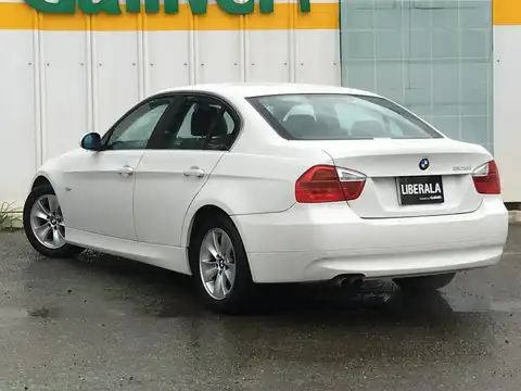 カタログ画像：３シリーズ （3 SERIES） ３２３ｉ 2007年5月 ABA-VB23 2500cc アルピン・ホワイトⅢ（ソリッド・カラー） 燃費9.9km / l バック