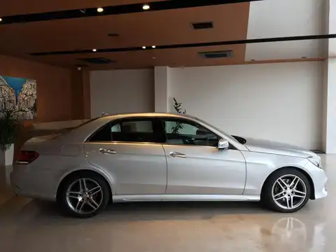 カタログ画像：Ｅクラス （E-CLASS） Ｅ２２０ブルーテック アバンギャルド 2015年3月 LDA-212001C 2200cc イリジウムシルバー（Ｍ）orダイヤモンドシルバー（Ｍ） 燃費18.6km / l 外装