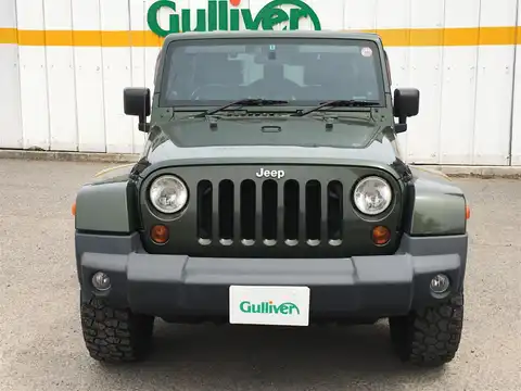 カタログ画像：ジープ・ラングラーアンリミテッド （JEEP WRANGLER UNLIMITED） サハラ４ＡＴ 2007年3月 ABA-JK38L 3800cc ジープグリーンメタリッククリアコートorレスキューグリーンメタリッククリアコート 燃費7.1km / l フロント