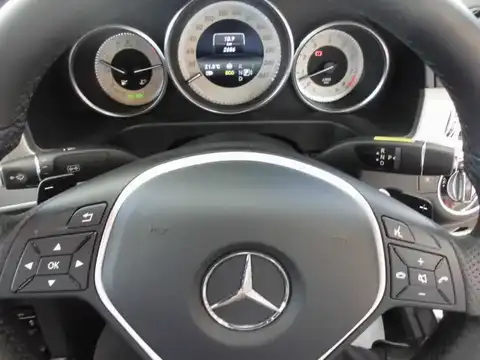 カタログ画像：Ｅクラス （E-CLASS） Ｅ３００ アバンギャルド 2013年5月 RBA-212055C 3500cc ダイヤモンドホワイト（Ｍ） 燃費12.8km / l 内装