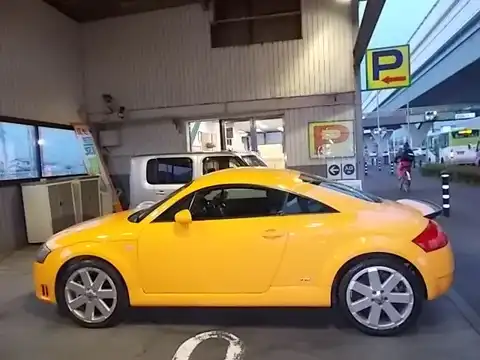 カタログ画像：ＴＴクーペ （TT COUPE） ３．２クワトロ Ｓライン 2003年9月 GH-8NBHEF 3200cc パパイヤオレンジ 燃費9.4km / l 外装