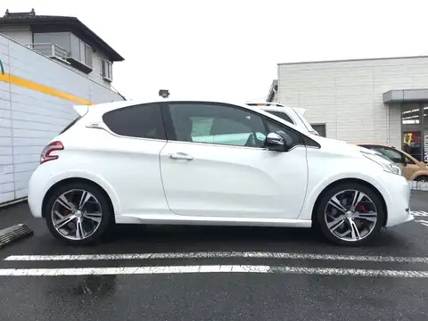 カタログ画像：２０８ （208） ＧＴｉ 2014年4月 ABA-A9C5F03 1600cc ビアンカ・ホワイト 燃費13.8km / l 外装