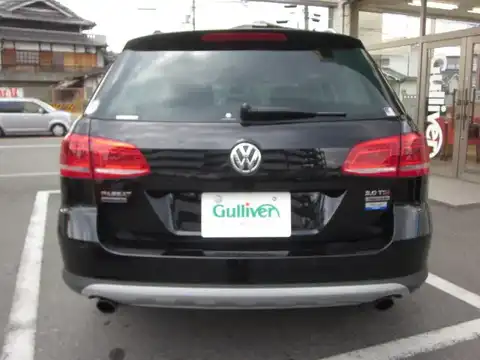 カタログ画像：パサートオールトラック （PASSAT ALLTRACK） ２．０ＴＳＩ 2012年6月 ABA-3CCCZF 2000cc ブラックオークブラウンメタリック 燃費11.6km / l バック