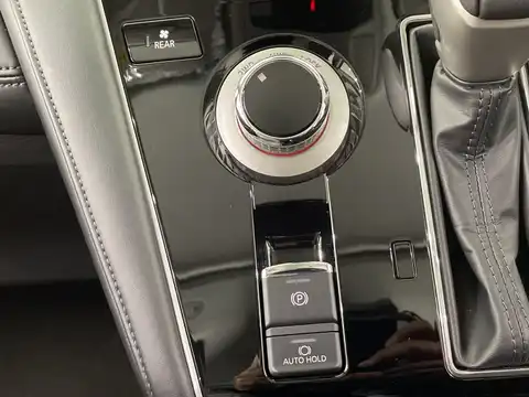 カタログ画像：デリカＤ：５ （DELICA D:5） シャモニー（電動サイドステップ非装着車） 2025年5月 3DA-CV1W 2200cc ブラックダイヤモンド×ブラックマイカ 燃費12.6km / l 内装