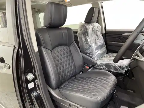 カタログ画像：デリカＤ：５ （DELICA D:5） シャモニー（電動サイドステップ非装着車） 2025年5月 3DA-CV1W 2200cc ブラックダイヤモンド×ブラックマイカ 燃費12.6km / l フロント