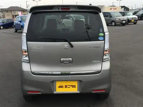 カタログ画像：ワゴンＲスティングレー （WAGON R STINGRAY） Ｔ 2015年8月 DAA-MH44S 660cc スチールシルバーメタリック 燃費28.0km / l バック