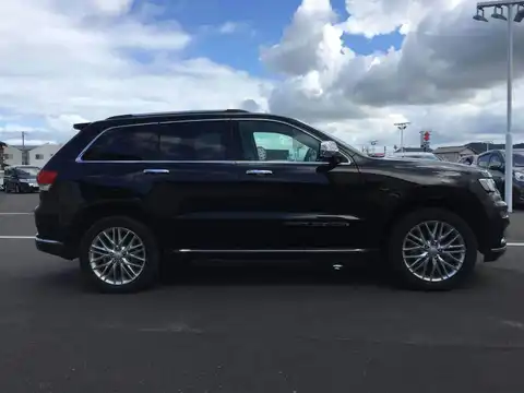 カタログ画像：ジープ・グランドチェロキー （JEEP GRAND CHEROKEE） サミット ラグーナレザーパッケージ 2017年5月 DBA-WK36TA 3600cc ダイアモンドブラッククリスタルパールコート 燃費9.6km / l 外装