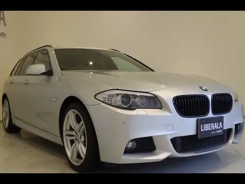 カタログ画像：５シリーズ （5 SERIES） ５２８ｉツーリング Ｍスポーツパッケージ 2010年9月 DBA-MU30 3000cc 燃費10.0km / l メイン（その他）