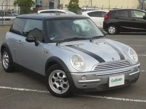 カタログ画像：ＭＩＮＩ （MINI） クーパー 2004年4月 GH-RA16 1600cc ピュア・シルバーメタリック 燃費14.4km / l メイン（その他）