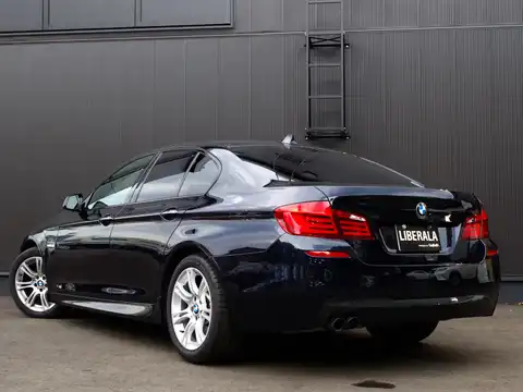 カタログ画像：５シリーズ （5 SERIES） ５２３ｉ Ｍスポーツパッケージ 2011年10月 DBA-XG20 2000cc 燃費14.2km / l バック