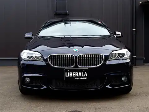 カタログ画像：５シリーズ （5 SERIES） ５２３ｉ Ｍスポーツパッケージ 2011年10月 DBA-XG20 2000cc 燃費14.2km / l フロント