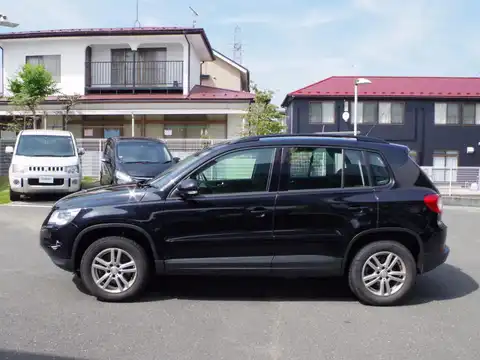 カタログ画像：ティグアン （TIGUAN） スポーツ＆スタイル 2009年10月 ABA-5NCAW 2000cc ディープブラックパールエフェクト 燃費9.6km / l 外装