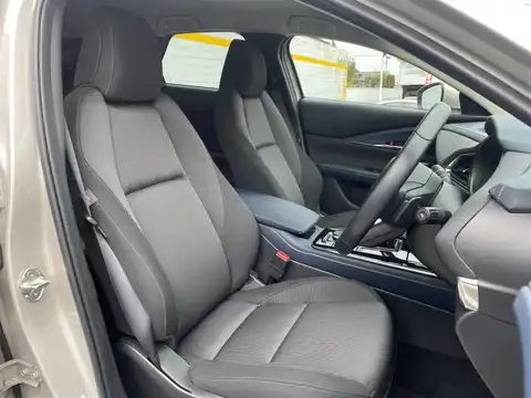 カタログ画像：ＣＸ－３０ （CX-30） ２０Ｓ ブラックセレクション 2024年12月 5AA-DMEJ3R 2000cc プラチナクォーツメタリック 燃費16.2km / l 内装