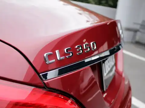 カタログ画像：ＣＬＳクラス （CLS-CLASS） ＣＬＳ３５０ ブルーエフィシェンシーＡＭＧスポーツパッケージ 2011年2月 RBA-218359 3500cc チューライトレッド（Ｍ） 燃費12.0km / l 外装