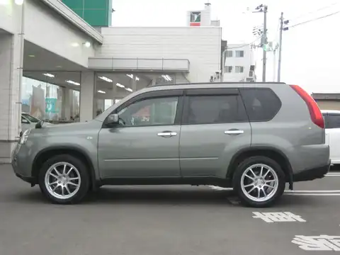 カタログ画像：エクストレイル （X-TRAIL） ２０ＧＴ 2010年7月 LDA-DNT31 2000cc ヒマラヤンカーキ（Ｍ） 燃費13.8km / l 外装