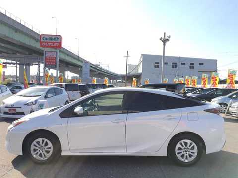 カタログ画像：プリウス （PRIUS） Ａプレミアム 2018年12月 DAA-ZVW55 1800cc スーパーホワイトⅡ 燃費34.0km / l 外装